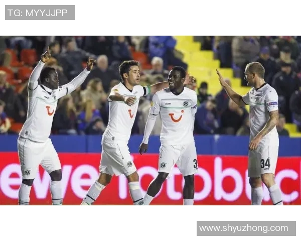 不潮不花钱的足球明星们如何在赛场上展现独特魅力与风采