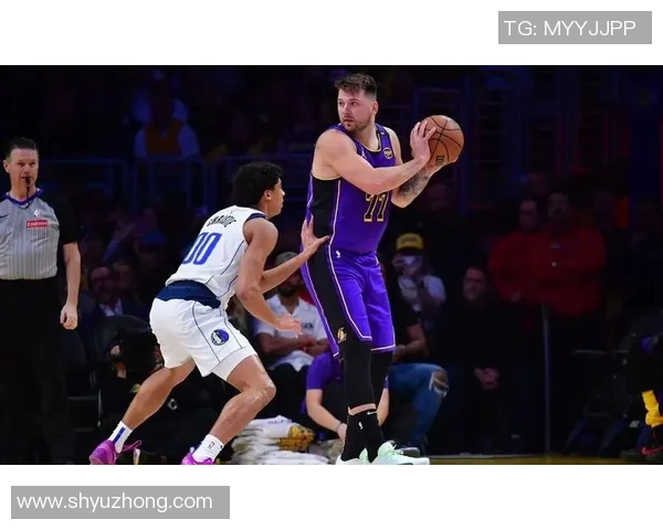 湖人对阵热火精彩瞬间高清图片回顾篮球盛宴的激情与荣耀